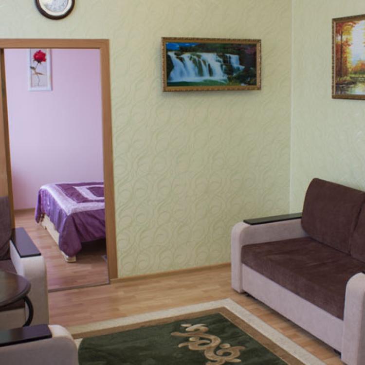 Гостиная 2 местного 2 комнатного Семейного Повышенной Комфортности в санатории Жемчужина Кавказа. Ессентуки