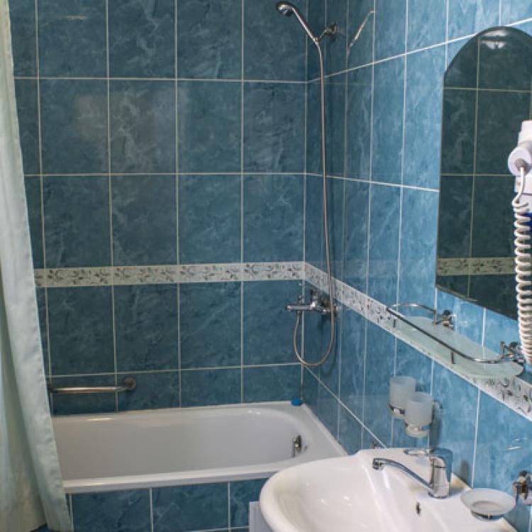 Ванная комната в 2 местном 1 комнатном Стандарте Dbl санатория Жемчужина Кавказа в Ессентуках