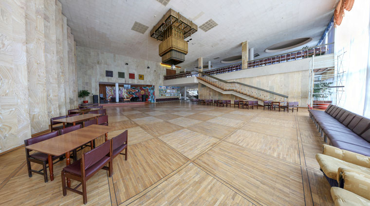 Зал для танцев в санатории Жемчужина Кавказа в Ессентуках